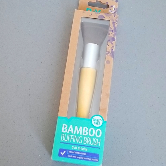 Bamboo Buffing & Foundation Brushes - Picture 6 of 7